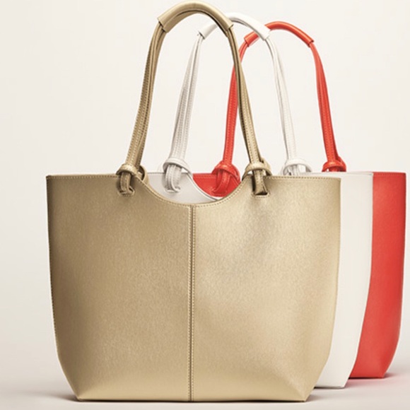 SOLD! -Gold leather tote bag -Never Used! -New - Picture 1 of 1